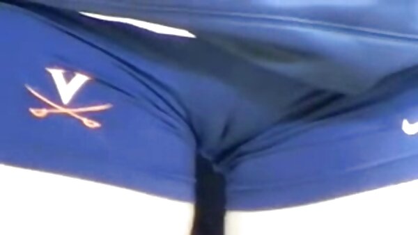 Tiga ayam sabung melekat blue budak sekolah dalam faraj basah miang dan slutty berambut perang