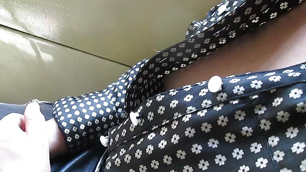 Bejat dan miang gambar cipap besar gila milf jari gerudi dia basah pussy